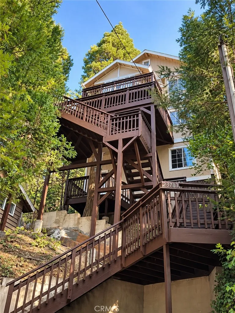 23783 Bowl Road Crestline, CA 92325