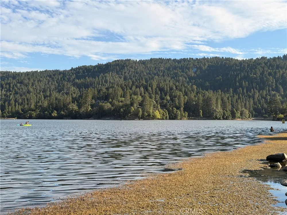 23783 Bowl Road Crestline, CA 92325