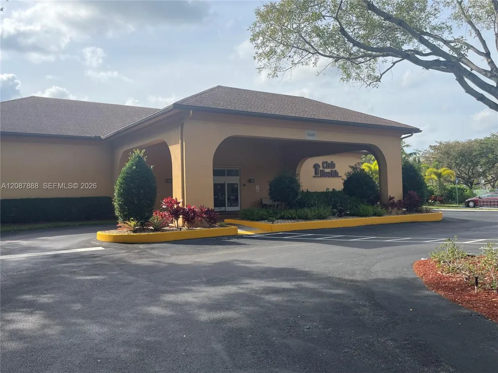 750 SW 138th Ave #106F Pembroke Pines, FL 33027