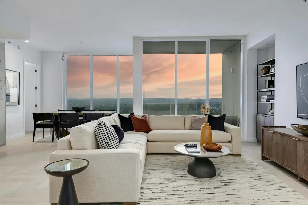 313 W 17th Street #2204 Austin, TX 78701