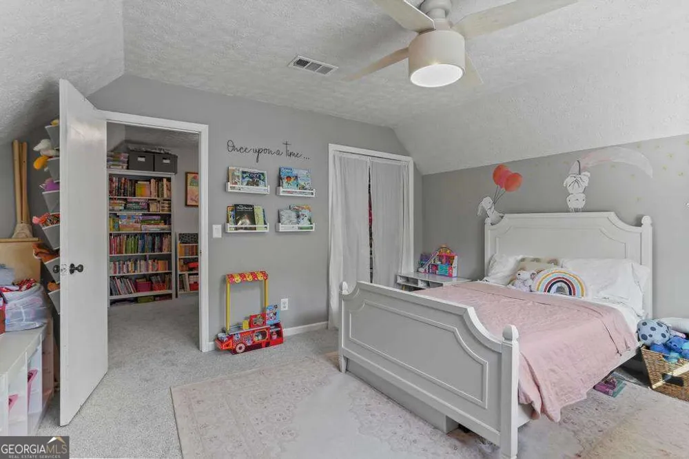 323 West LN Woodstock, GA 30188