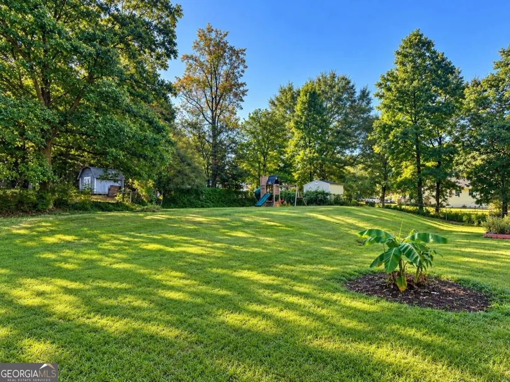 323 West LN Woodstock, GA 30188