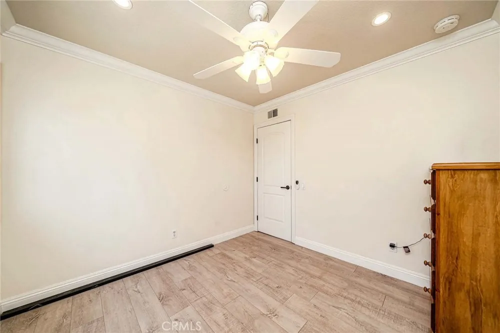 141 Meadowcreek Brea, CA 92821