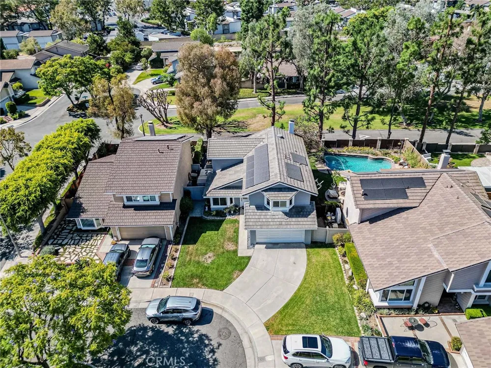 141 Meadowcreek Brea, CA 92821