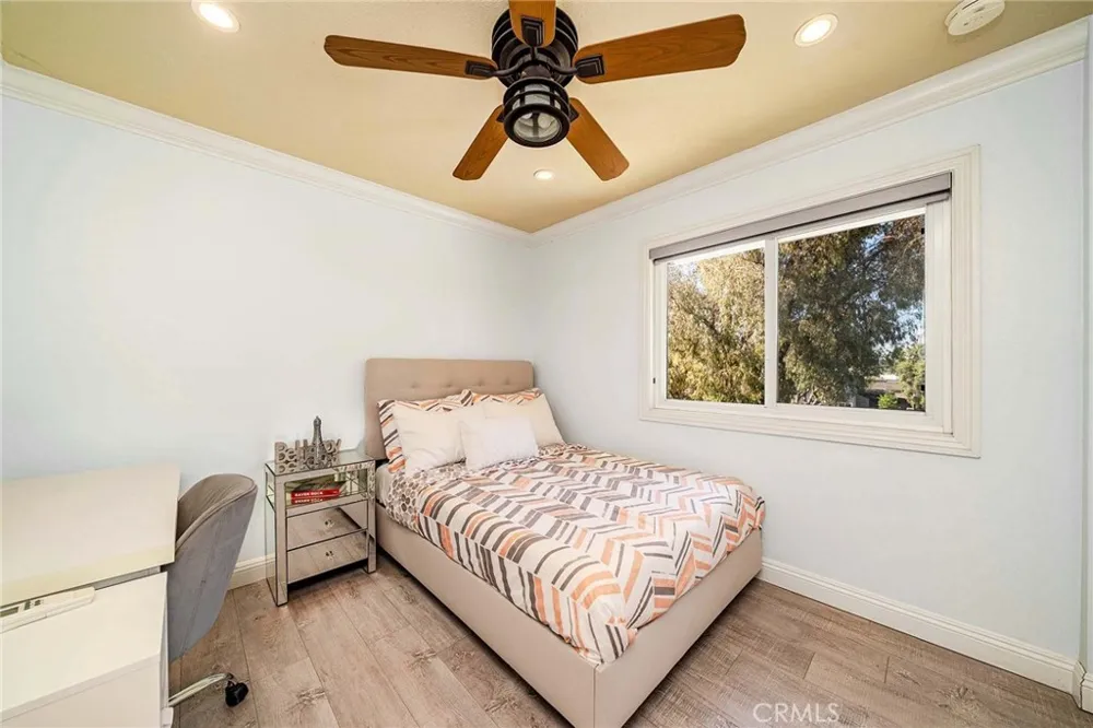 141 Meadowcreek Brea, CA 92821
