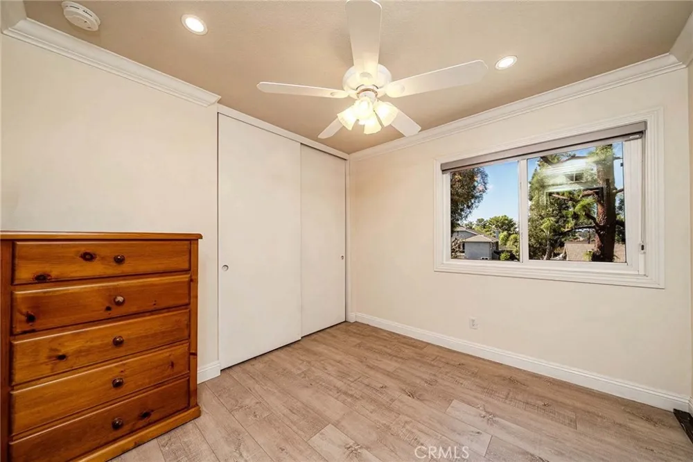 141 Meadowcreek Brea, CA 92821