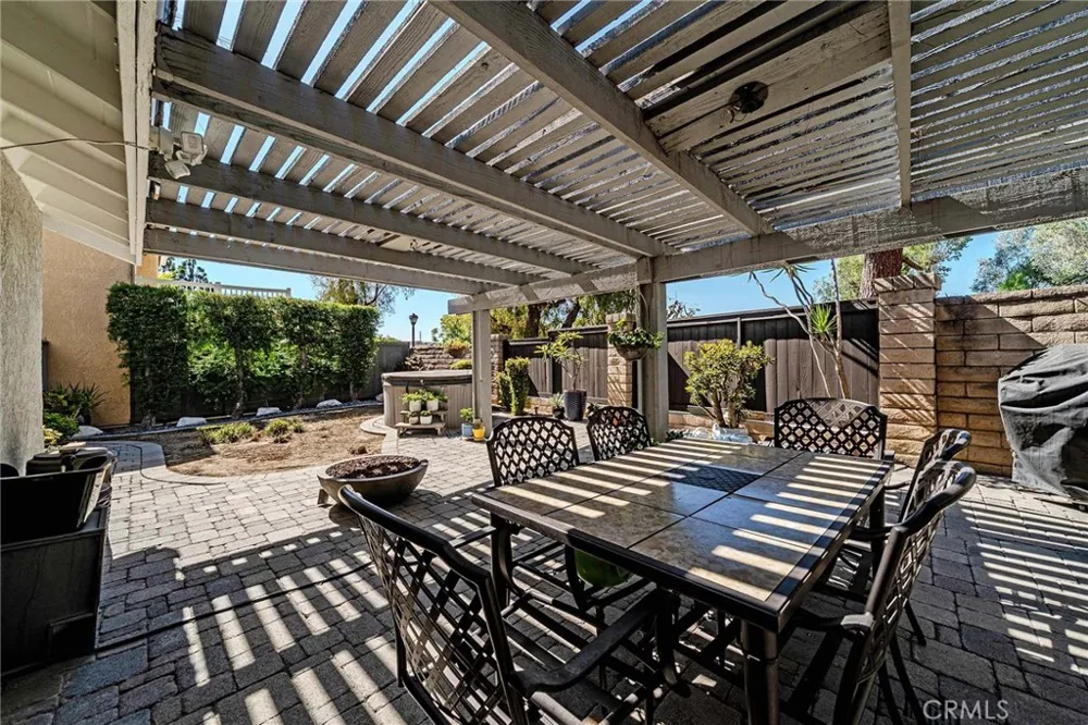 141 Meadowcreek Brea, CA 92821