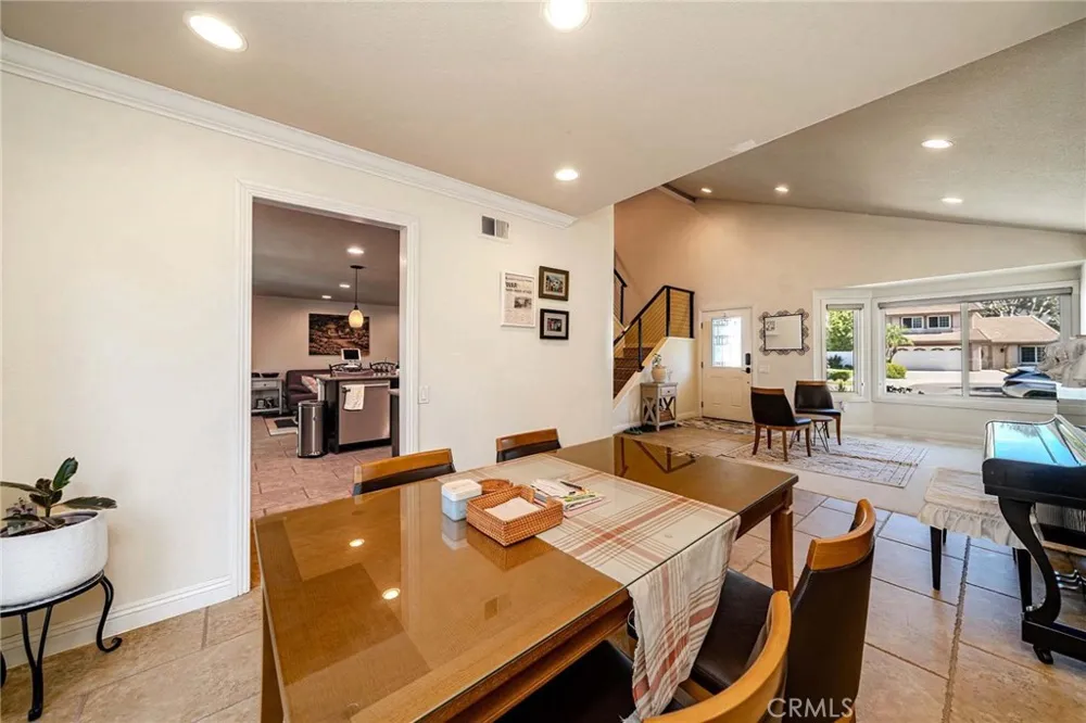 141 Meadowcreek Brea, CA 92821