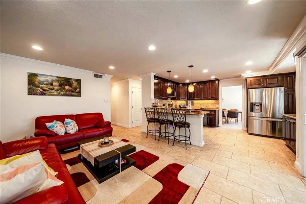141 Meadowcreek Brea, CA 92821