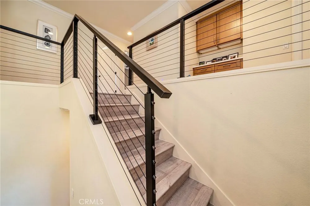 141 Meadowcreek Brea, CA 92821