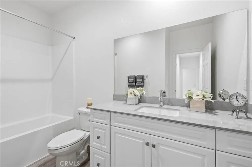 28166 Jett Menifee, CA 92585