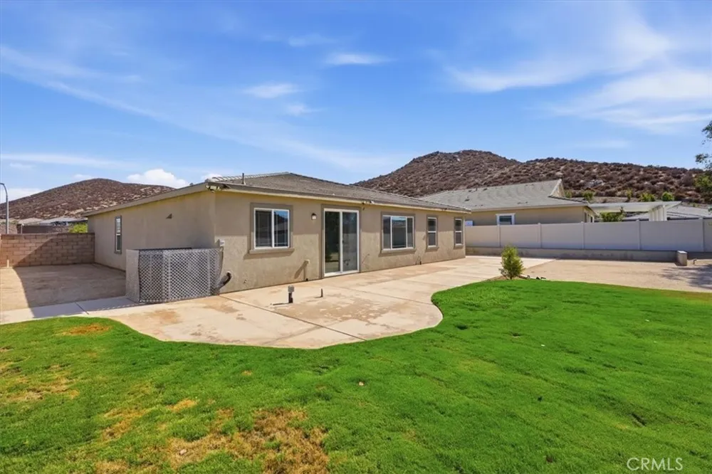 28166 Jett Menifee, CA 92585