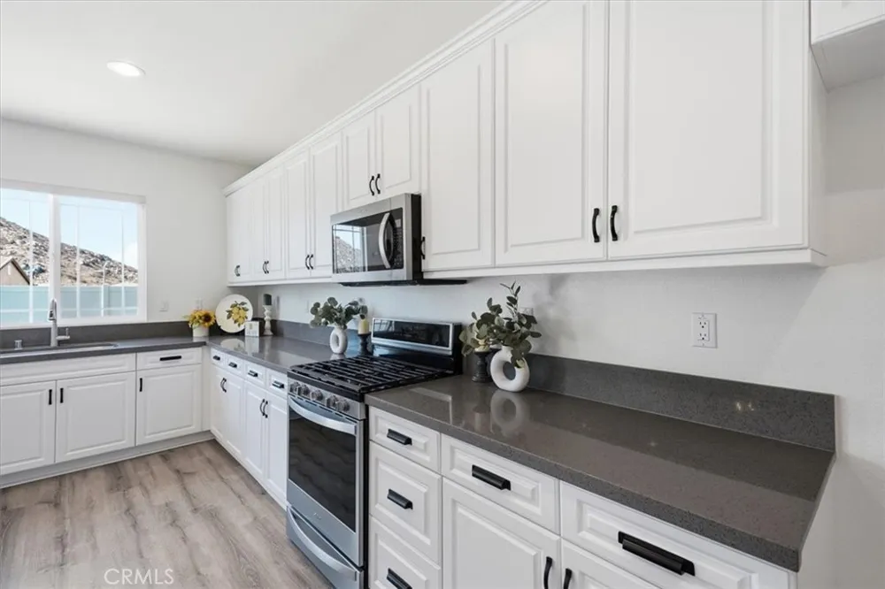 28166 Jett Menifee, CA 92585
