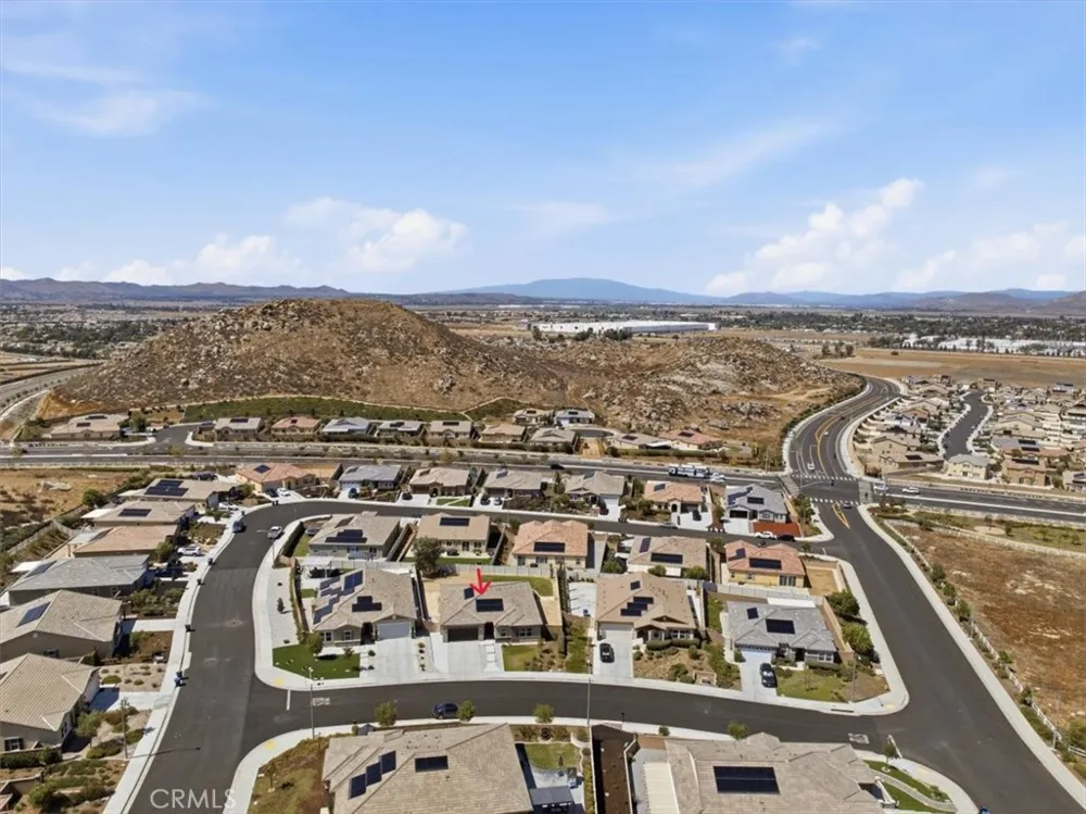 28166 Jett Menifee, CA 92585