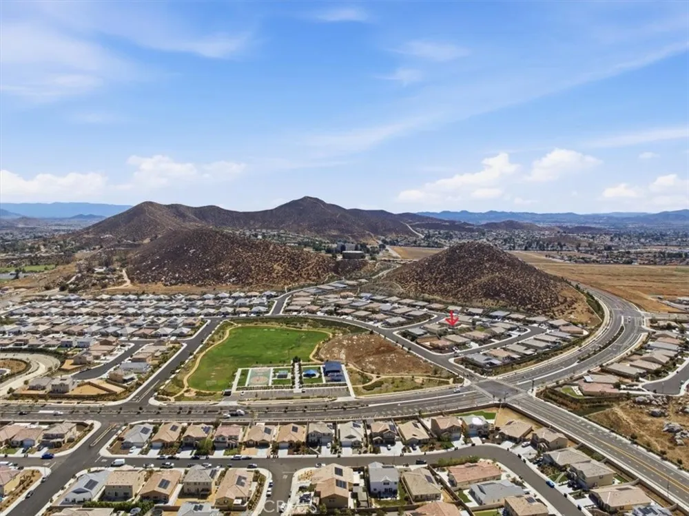 28166 Jett Menifee, CA 92585