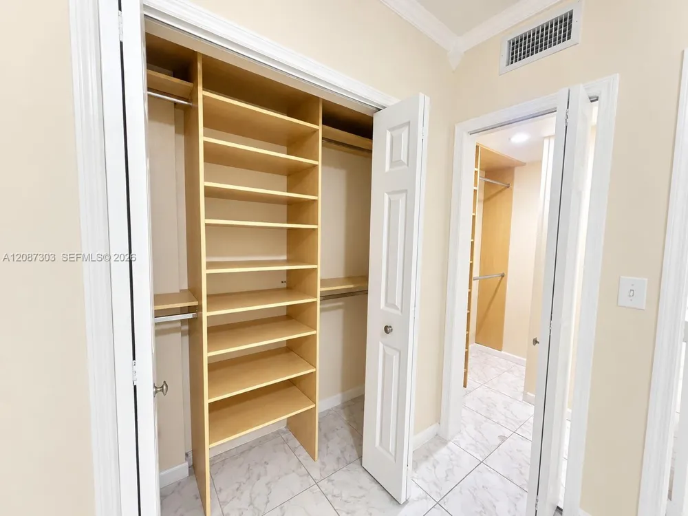 521 NE 62nd St #3 Miami, FL 33138