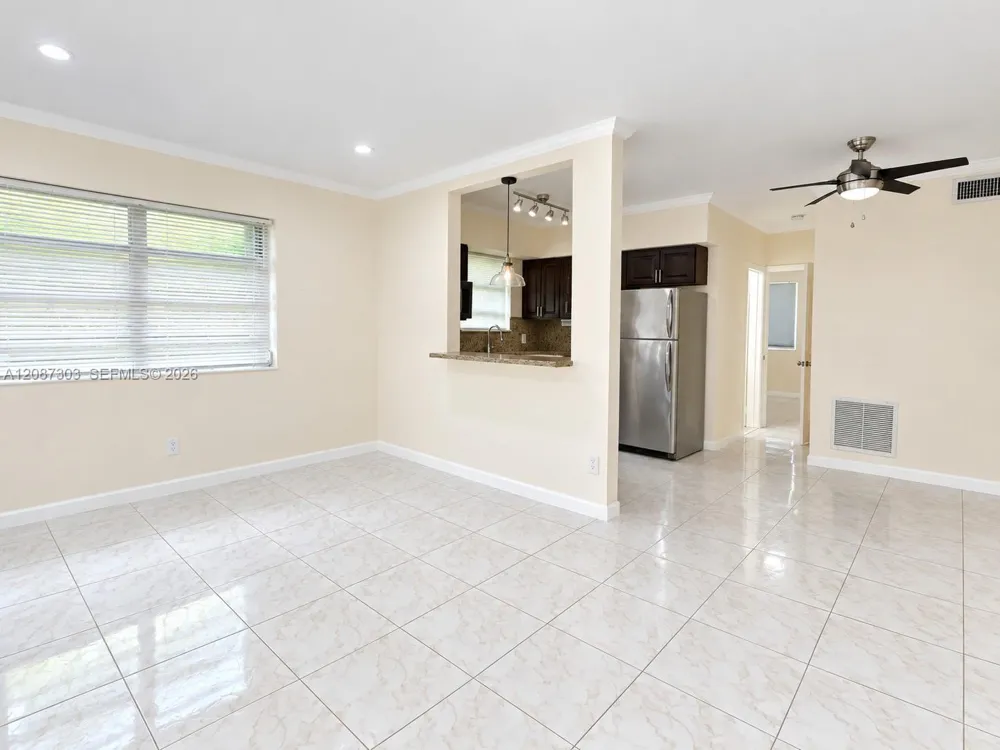 521 NE 62nd St #3 Miami, FL 33138