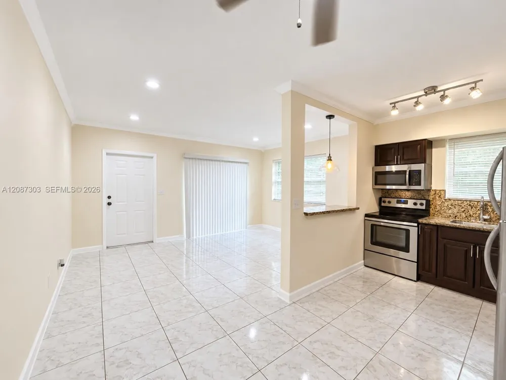 521 NE 62nd St #3 Miami, FL 33138