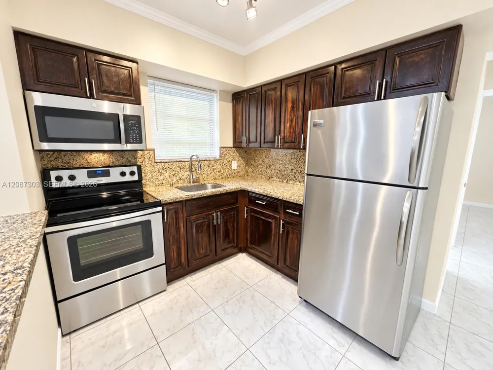 521 NE 62nd St #3 Miami, FL 33138