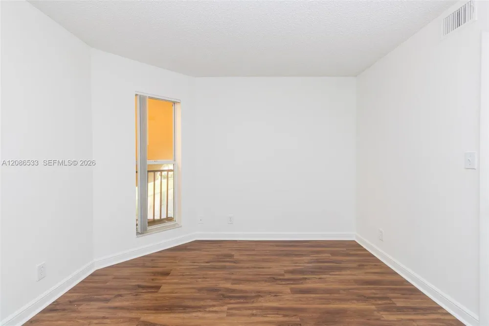 7680 Westwood Dr #831 Tamarac, FL 33321