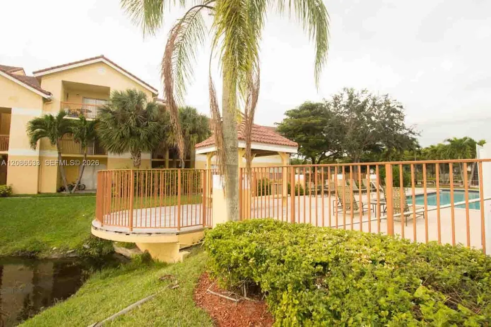 7680 Westwood Dr #831 Tamarac, FL 33321