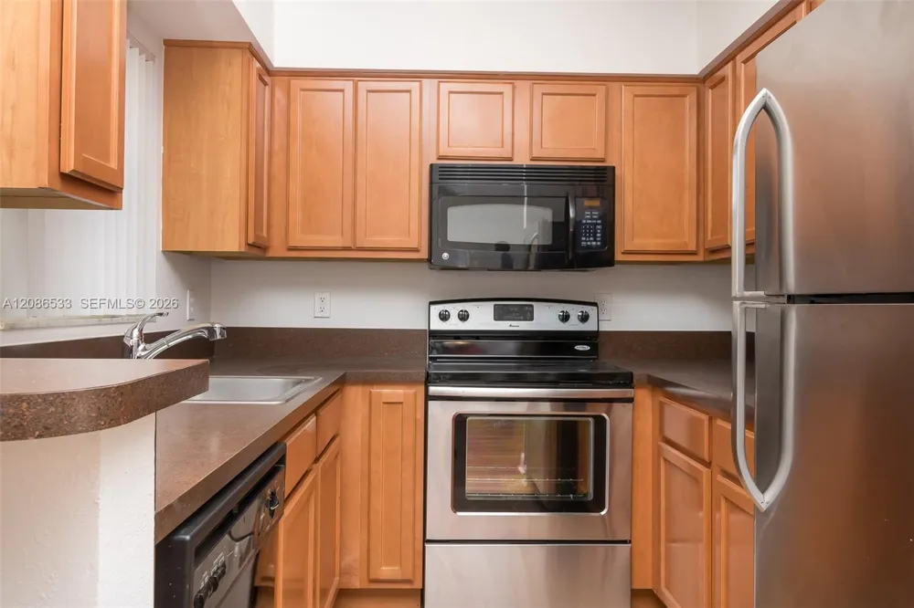 7680 Westwood Dr #831 Tamarac, FL 33321