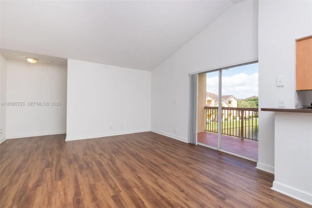 7680 Westwood Dr #831 Tamarac, FL 33321