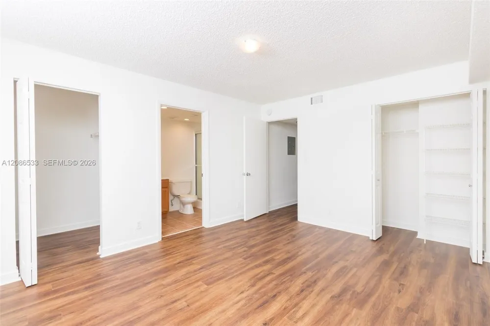 7680 Westwood Dr #831 Tamarac, FL 33321