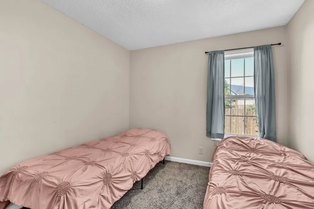 1967 Whirlaway Cir Clarksville, TN 37042