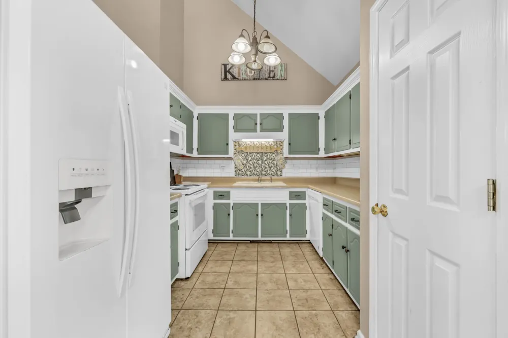 1967 Whirlaway Cir Clarksville, TN 37042
