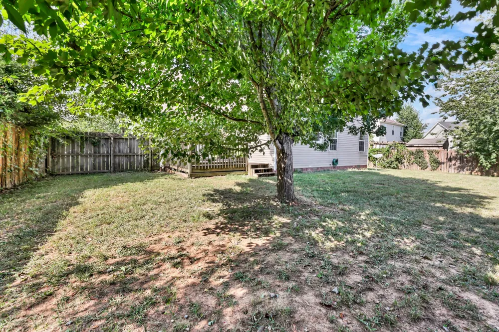 1967 Whirlaway Cir Clarksville, TN 37042