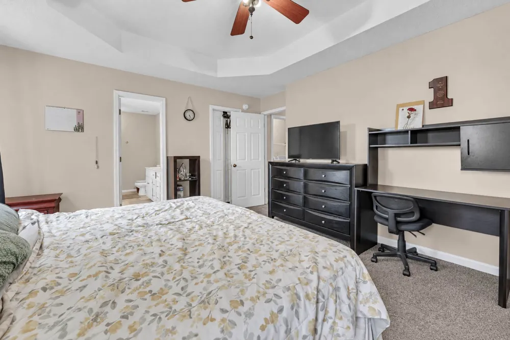 1967 Whirlaway Cir Clarksville, TN 37042