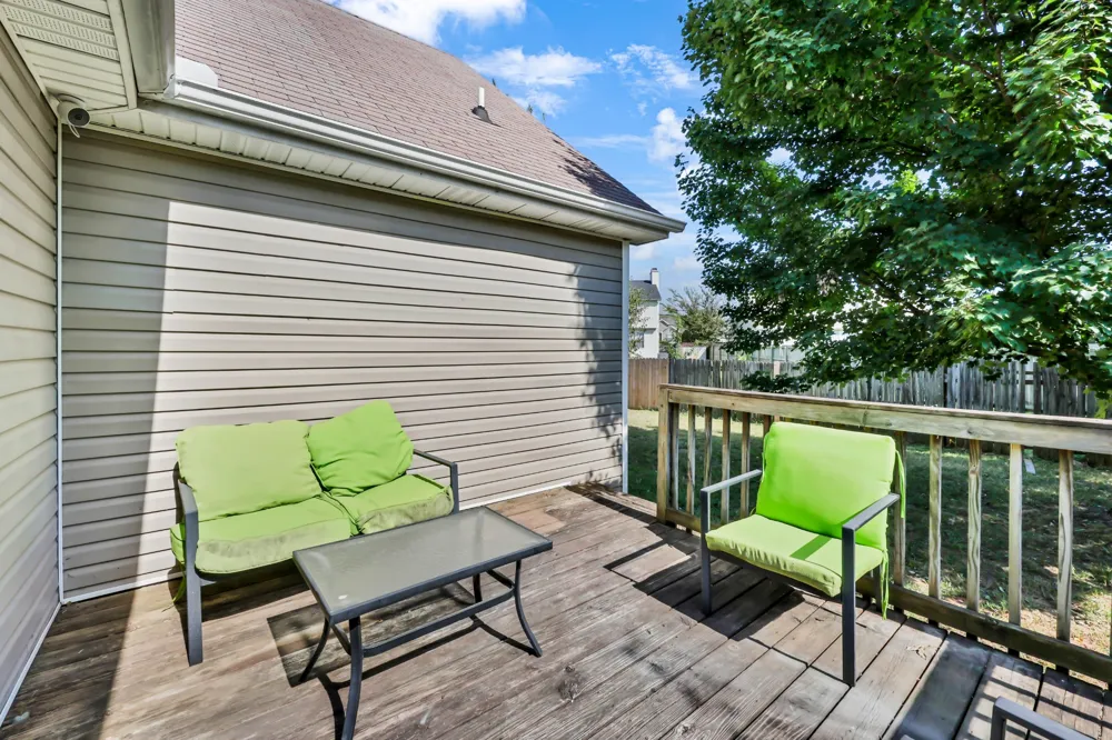 1967 Whirlaway Cir Clarksville, TN 37042