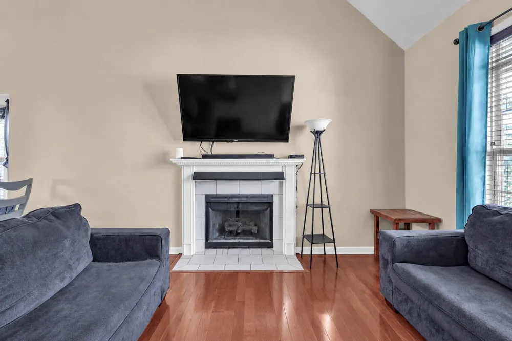 1967 Whirlaway Cir Clarksville, TN 37042