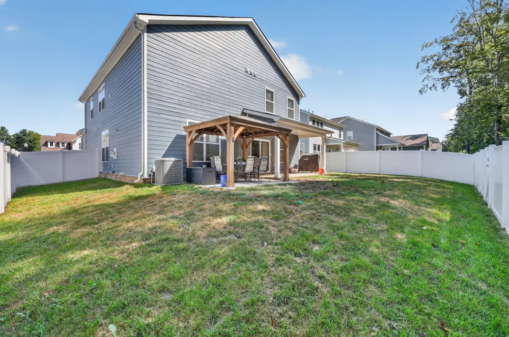 547 Ballard Dr White House, TN 37188