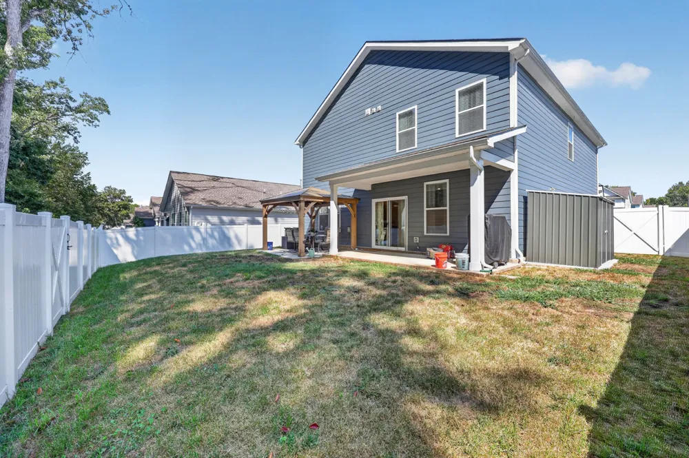 547 Ballard Dr White House, TN 37188