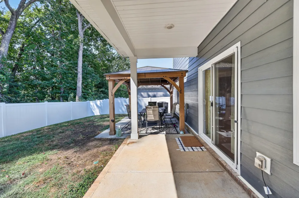 547 Ballard Dr White House, TN 37188