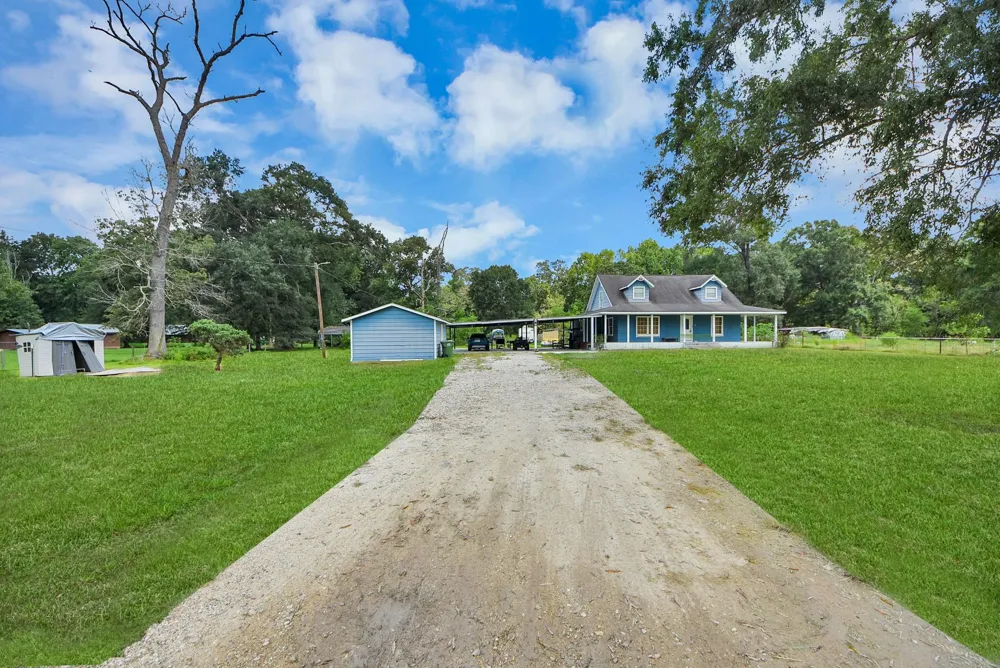 1054 County Road 650 Dayton, TX 77535