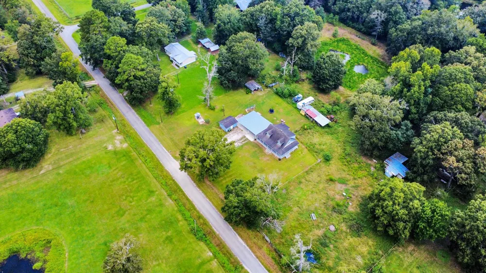 1054 County Road 650 Dayton, TX 77535