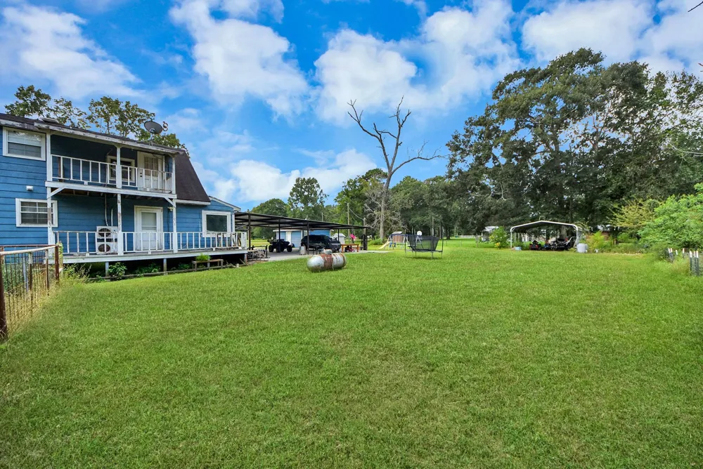 1054 County Road 650 Dayton, TX 77535