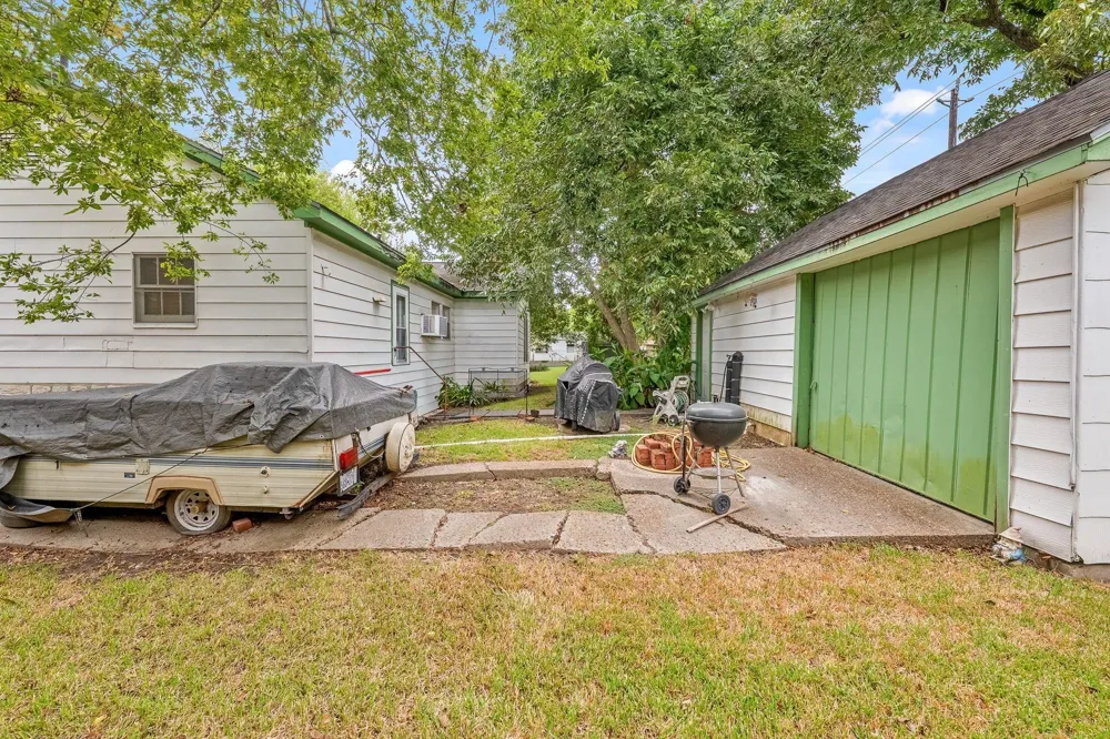 209 Schilling Street Baytown, TX 77520