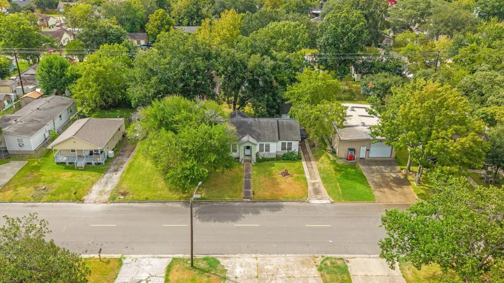 209 Schilling Street Baytown, TX 77520