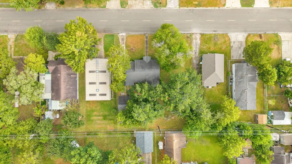 209 Schilling Street Baytown, TX 77520