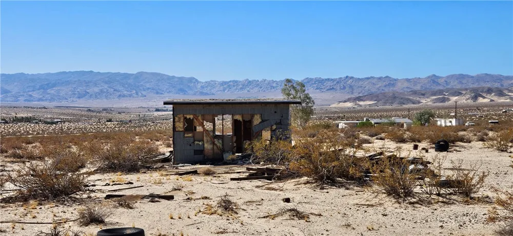 800 Pioneer Trail 29 Palms, CA 92277