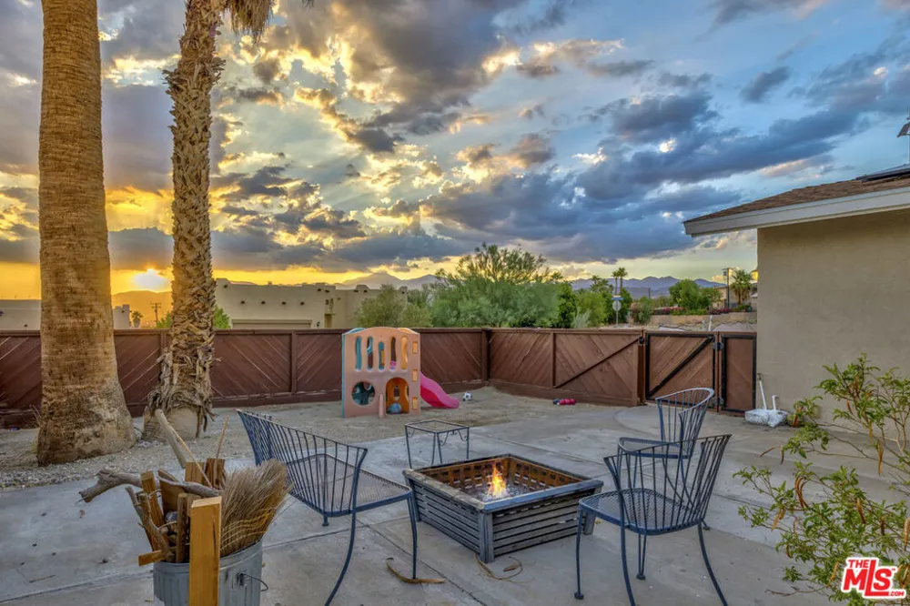 13320 Calle Amapola Desert Hot Springs, CA 92240