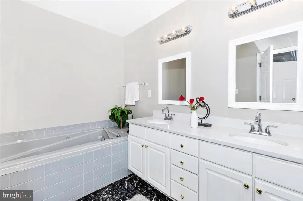 9621 ATHENS PLACE Gaithersburg, MD 20878