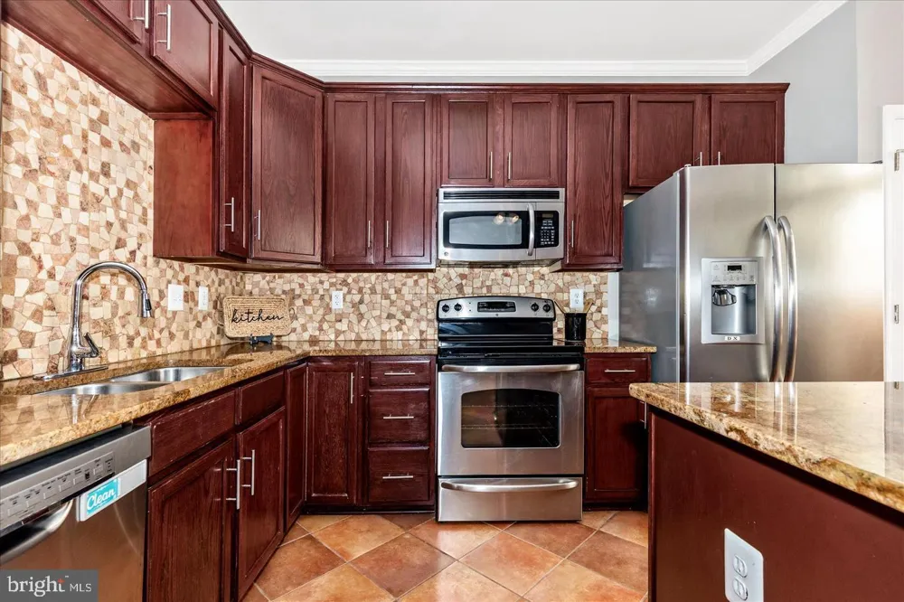 9621 ATHENS PLACE Gaithersburg, MD 20878