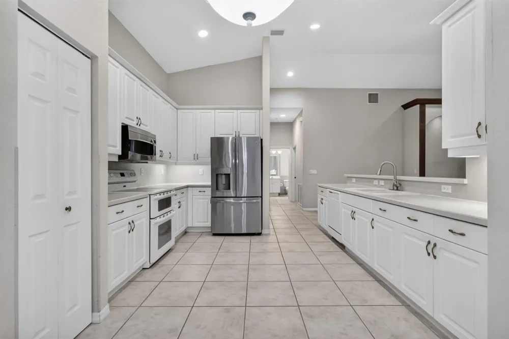 2426 SANDY CAY West Palm Beach, FL 33411