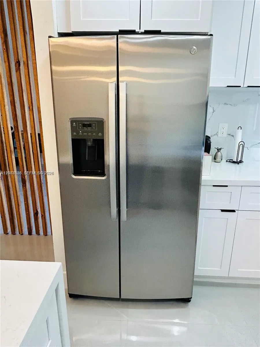 17021 Bay Rd #427-4 Sunny Isles Beach, FL 33160
