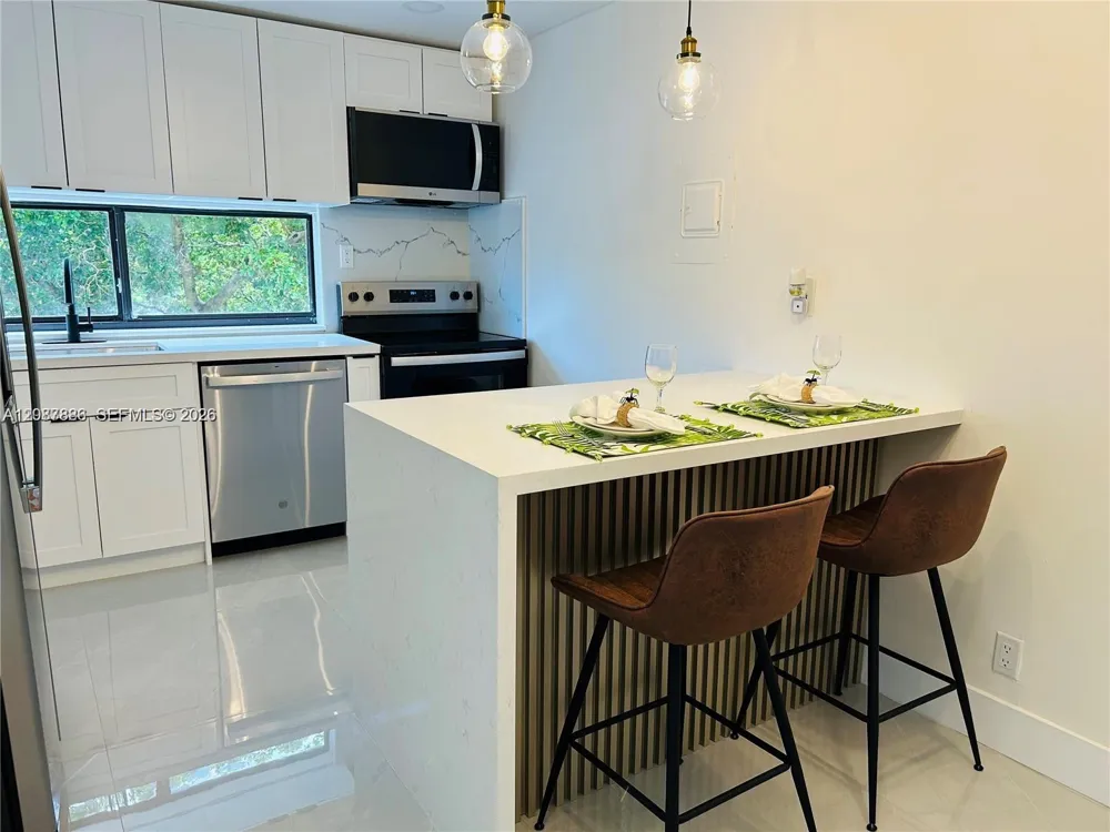 17021 Bay Rd #427-4 Sunny Isles Beach, FL 33160